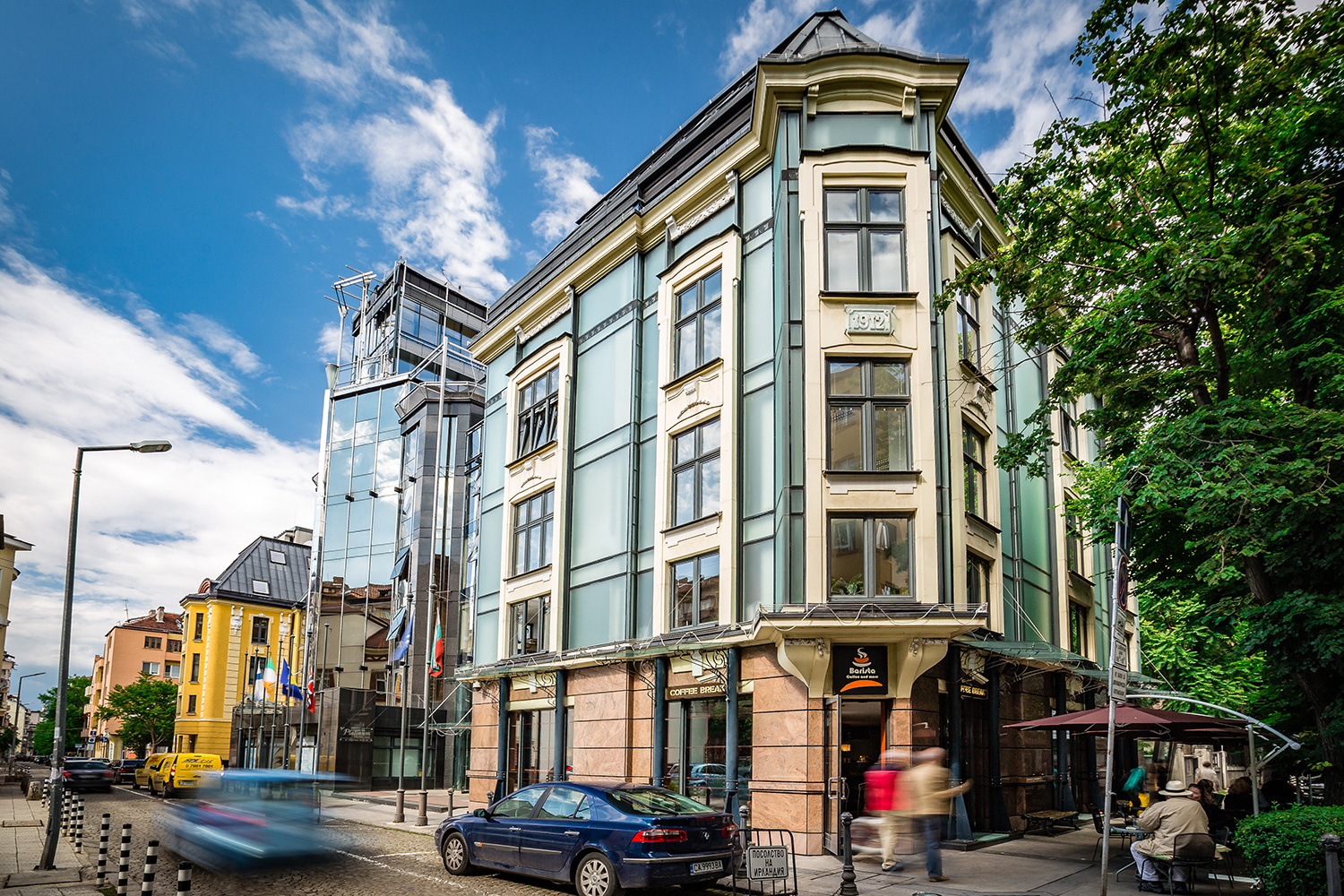 Platinum Business Center facade with modern offices